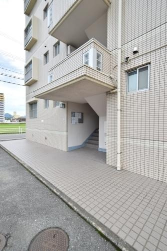 福岡市博多区諸岡１丁目の賃貸マンションのエントランス|エントランス写真