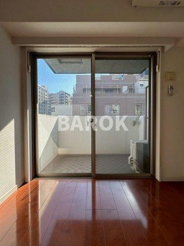 ヴィラージュ天神南弐番館のバルコニー