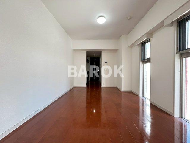 ヴィラージュ天神南弐番館の居間・リビング