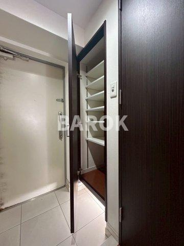 ヴィラージュ天神南弐番館の玄関