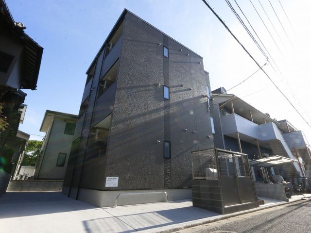 福岡市東区和白４丁目のアパートの駐車場