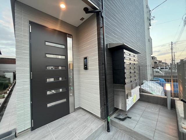 RIS伍番館のエントランス