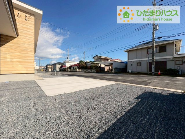 ひたちなか市足崎1期　新築戸建　4号棟の駐車場|マイホームなら駐車場代がかかりません。しかも、自宅の駐車場で洗車ができます！今までコイン洗車に行っていた手間も省けて、節約にもつながります(^^♪