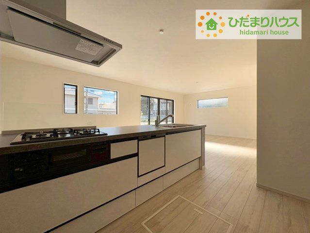 ひたちなか市足崎1期　新築戸建　4号棟のキッチン|ご家族と会話しながら、お料理だって出来ちゃいます☆彡