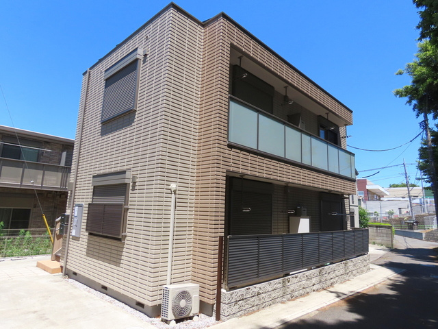 モンテベルデのエントランス|スーパー(いなげや)・100均　目の前