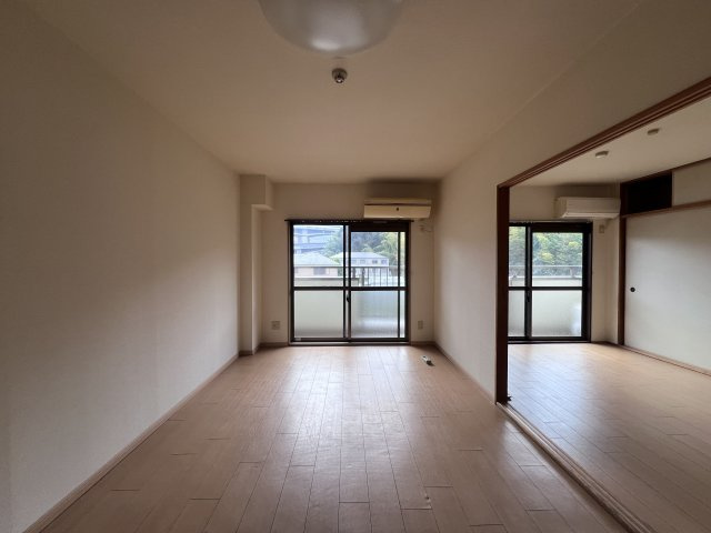 サンスコーレ壱番館の居間・リビング