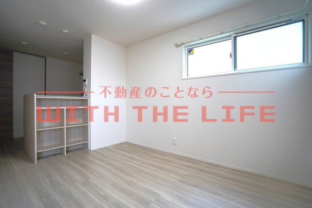 アベリアⅡ番館【キャッシュバック対象物件】の居間・リビング|おしゃれなリビングです