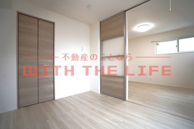 アベリアⅡ番館【キャッシュバック対象物件】の洋室|使い勝手のいい洋室です