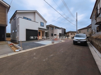 【前面道路含む現地写真】