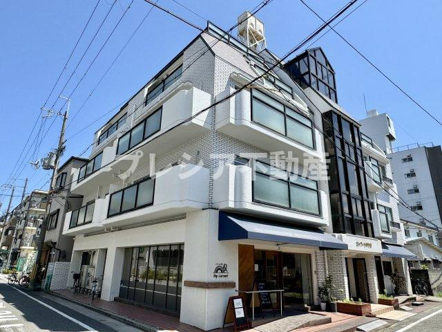 エトワール甲子園の外観