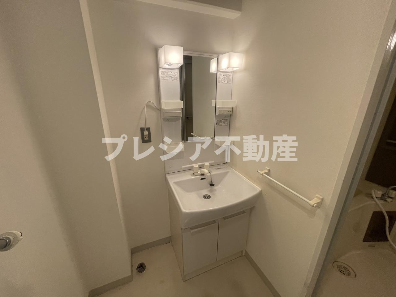 エトワール甲子園の独立洗面台