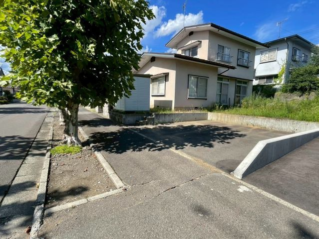 滝沢市鵜飼狐洞1-51の外観