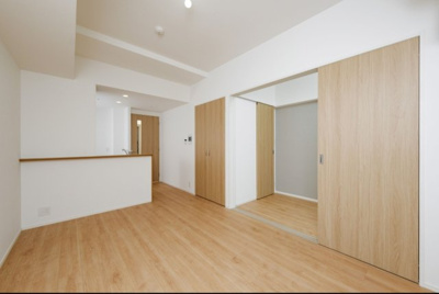 【居間・リビング】 | ネストピア博多Side Terrace | アレンジ自由自在の広々空間です！