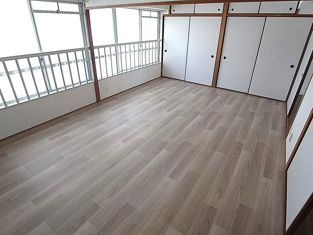 テスラ兵庫の内装|大きな洋室12帖の広々空間