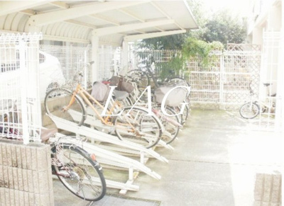 【その他共用部分】 | フロントリー | 駐輪場です。