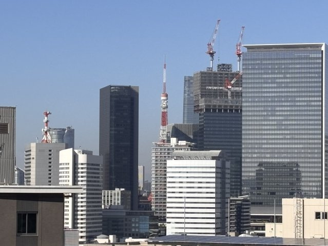 都心のシンボル「東京タワー」を日常の風景に。遮るもののない贅沢な眺望は、タワーマンションならではの特権です。夜には美しくライトアップされた幻想的な夜景を、心ゆくまでお愉しみいただけます。