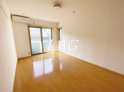 【居間・リビング】 | クレストコート | 洋室のお部屋です。