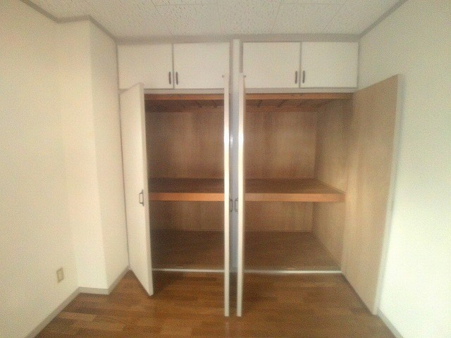 山本マンションの収納