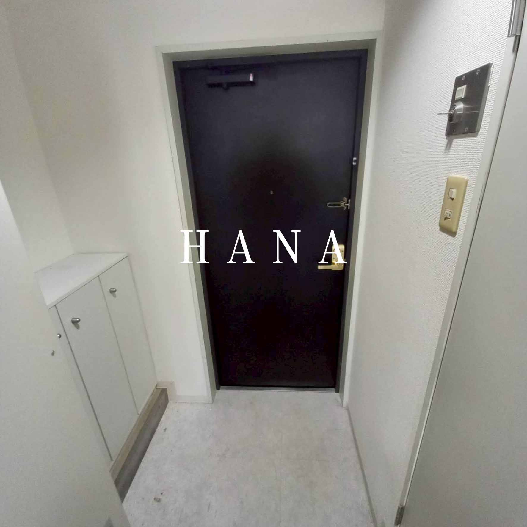 フジマンション末広の玄関