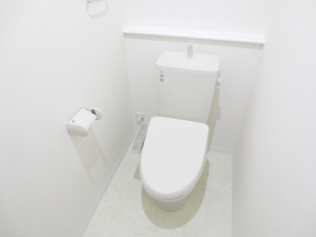 桜コートのトイレ|別号室の参考写真です。