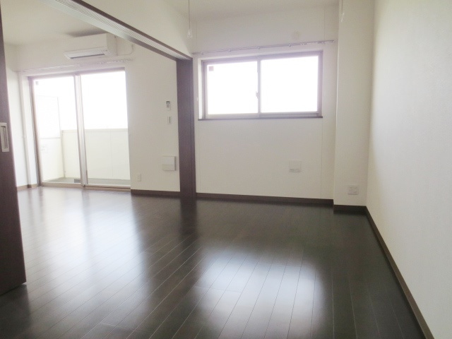 桜コートの寝室|別号室の参考写真です。