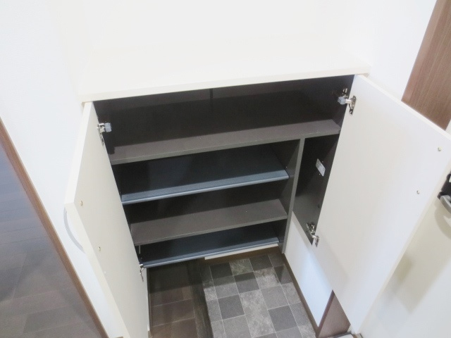 桜コートの収納|別号室の参考写真です。