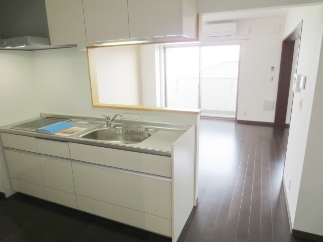 桜コートのキッチン|別号室の参考写真です。