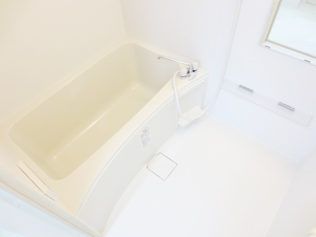 桜コートの浴室|別号室の参考写真です。