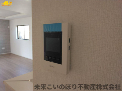 【防犯設備】 | LIGARE久喜市久喜東27期1号棟 | TVインターフォンは来訪者の確認にとても便利で安心です。
録画システム付きなので、留守時の確認も可能です。