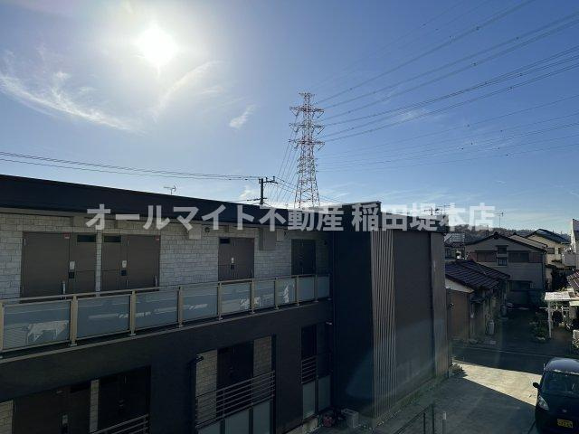 稲城市東長沼のアパートの展望