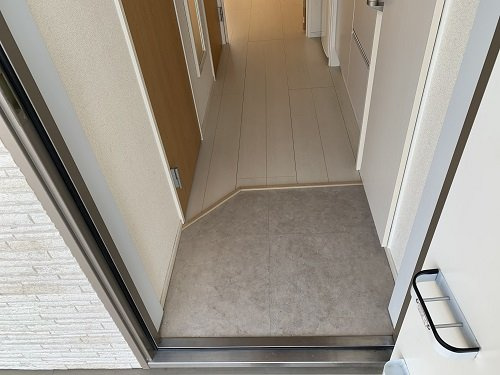 クレイノネオストリームの玄関