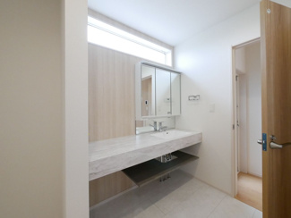 【独立洗面台】 | 中央市西花輪 オール電化新築 全2棟 1号棟 車3台並列駐車 | 【建物施工例】