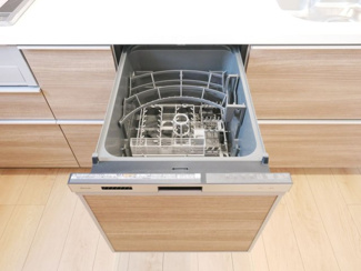 【キッチン】 | 中央市西花輪 オール電化新築 全2棟 1号棟 車3台並列駐車 | 【建物施工例】食洗器