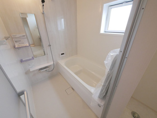 【浴室】 | 中央市西花輪 オール電化新築 全2棟 1号棟 車3台並列駐車 | 【建物施工例】