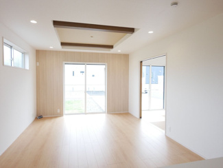 【居間・リビング】 | 中央市西花輪 オール電化新築 全2棟 1号棟 車3台並列駐車 | 【建物施工例】