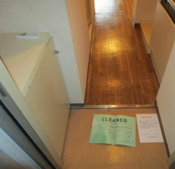 ラフィネ西荻の玄関