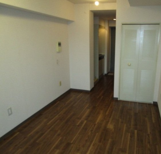 ラフィネ西荻の居間・リビング