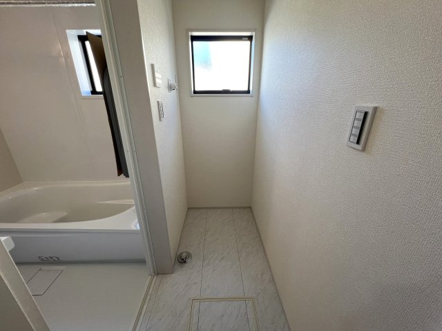 閑静な邸宅佇む最高なステータスをあなたへ　長浜2丁目新築戸建てのランドリースペース