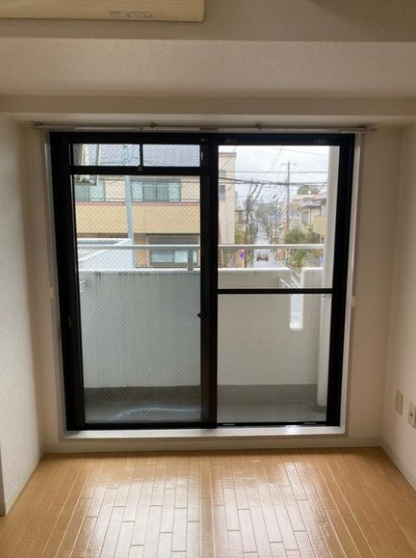 ラフィネ西荻のバルコニー