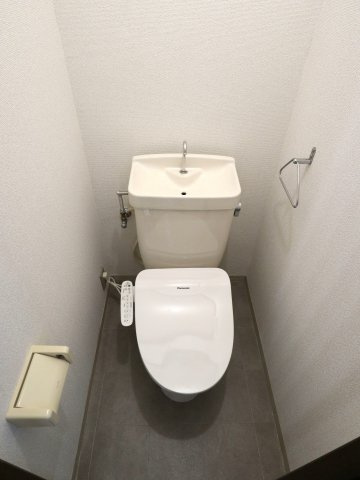 シティハイム郷のトイレ|温水洗浄便座付き