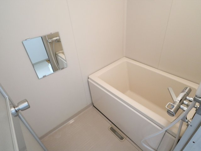 シティハイム郷の浴室|便利なシングルレバーに交換済みです。