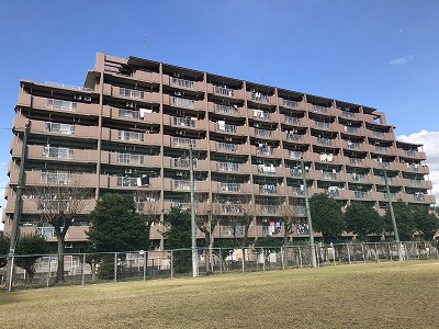 クローバーマンション坪井中央公園の外観