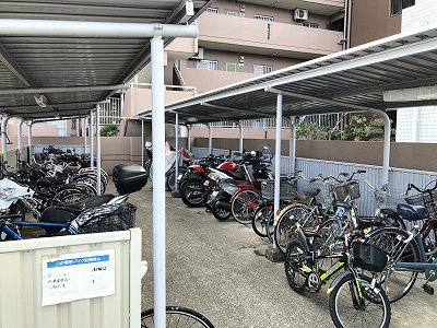 クローバーマンション坪井中央公園の駐車場