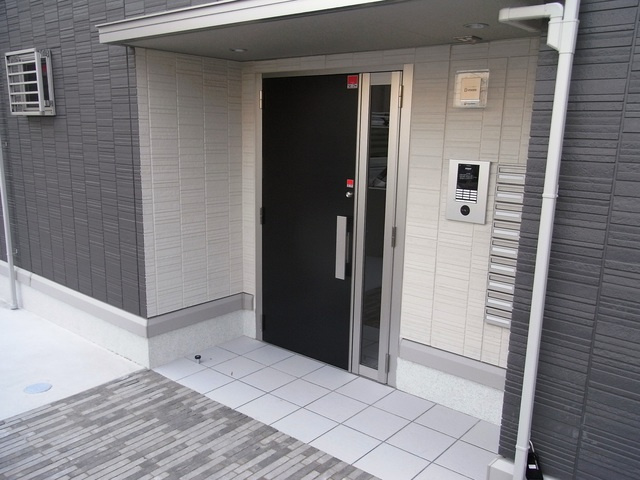 グレイスコート住吉本町のエントランス