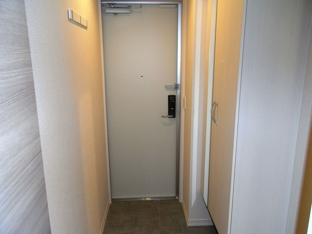 グレイスコート住吉本町の玄関