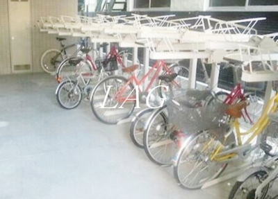 【その他共用部分】 | クリスタルコート | 駐輪場です。