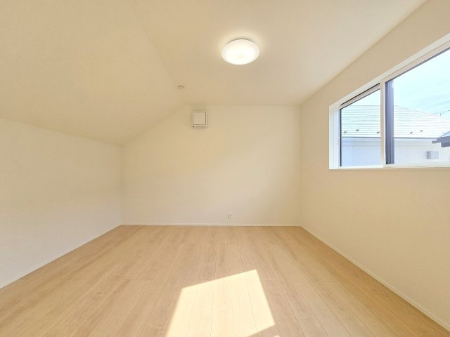 瑞穂町殿ケ谷　全3棟の洋室