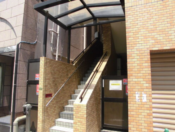 ライオンズマンション文京根津のエントランス