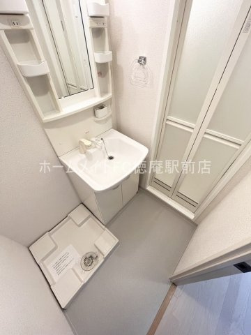 東大阪市高井田本通５丁目の賃貸マンションの洗面所