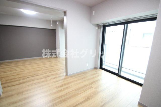 RELUXIA伊勢佐木長者町の居間・リビング